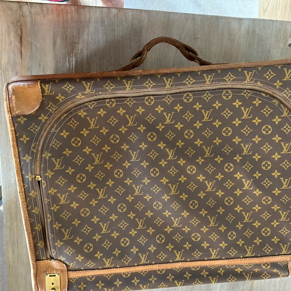 Vintage Louis Vuitton soft suitcase owned by Elwin L Smith circa 1970 - Picture 2 of 11